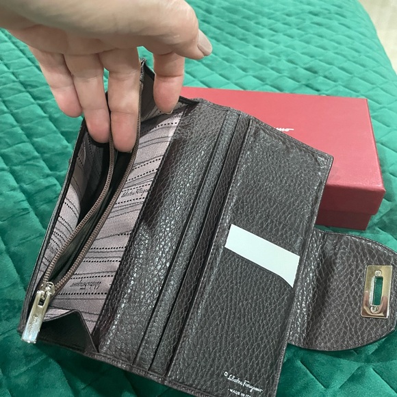 Salvador Ferragamo leather wallet - Picture 9 of 9